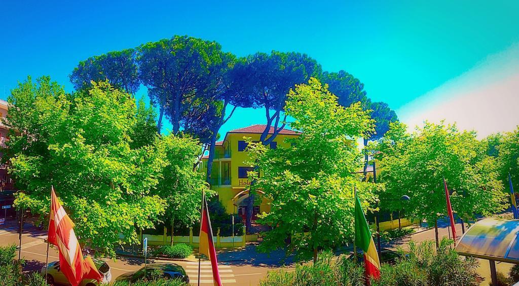 Hotel K2 Cervia 3 Stelle Sup Exterior photo